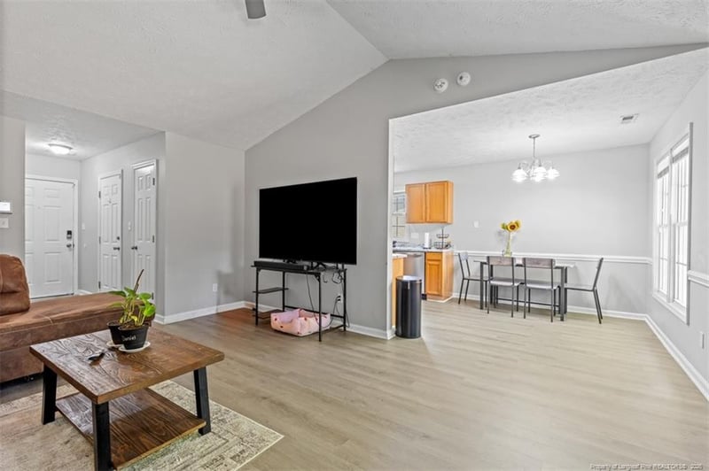 6430 Applewhite Rd, Fayetteville, NC 28304