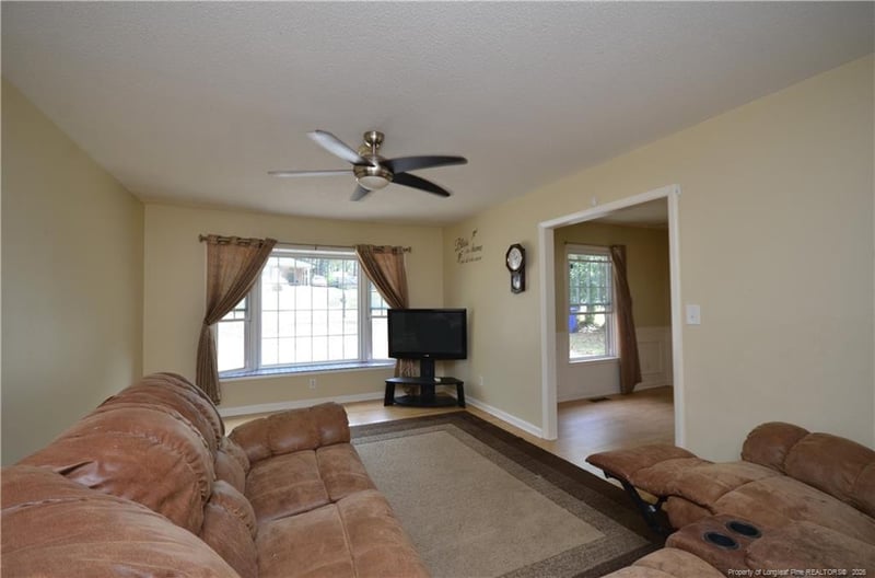 6432 Milford Rd, Fayetteville, NC 28303