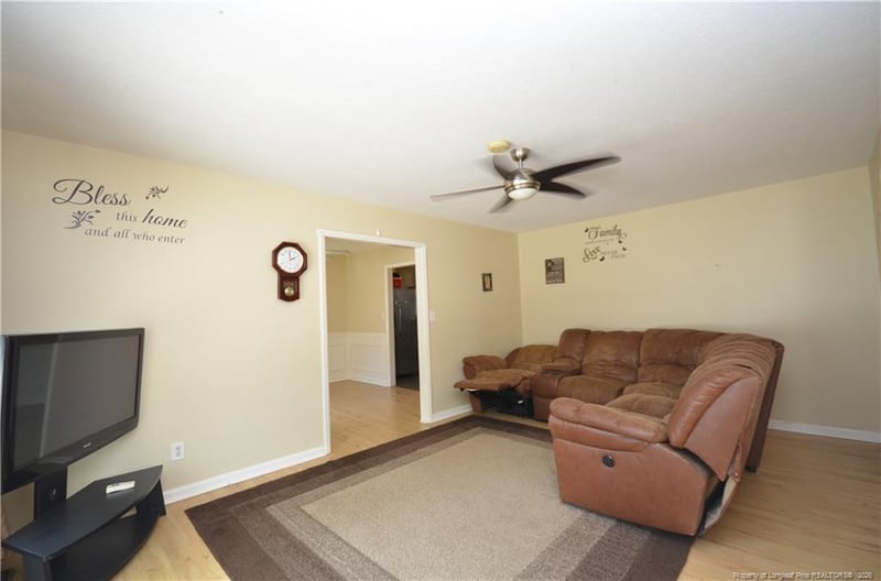 6432 Milford Rd, Fayetteville, NC 28303