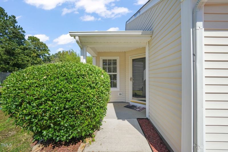 6433 Saybrooke Dr, Raleigh, NC 27604