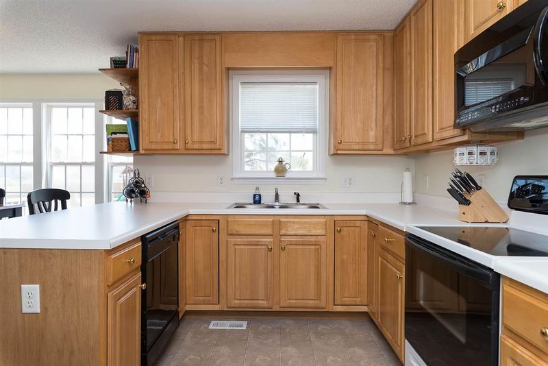 6433 Silver Spring Ct, Willow Springs, NC 27592
