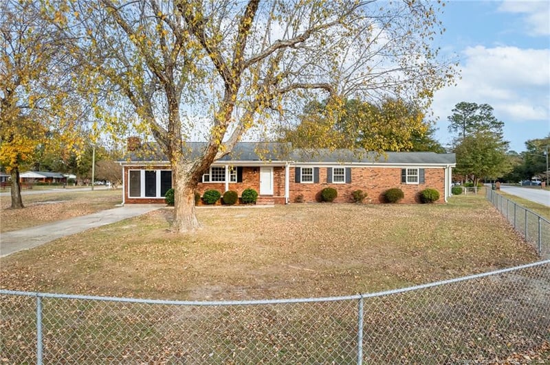 6434 Kincross Ave, Fayetteville, NC 28304