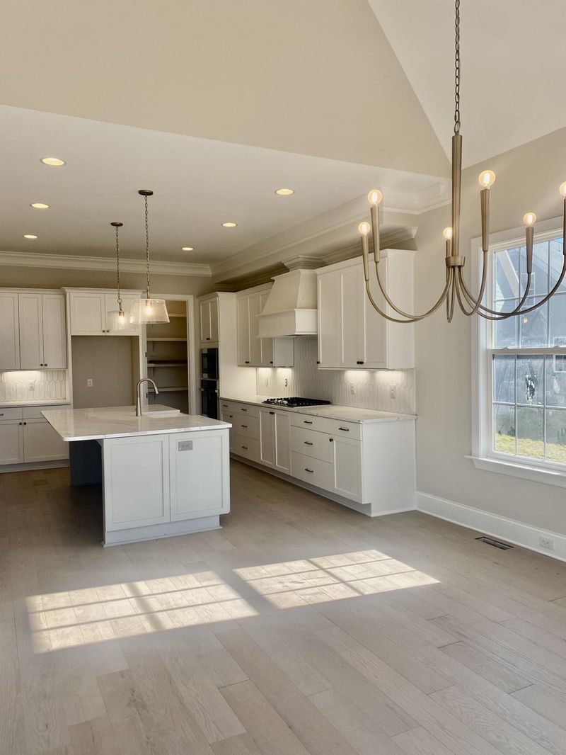 6437 Camellia Creek Dr, Raleigh, NC 27603