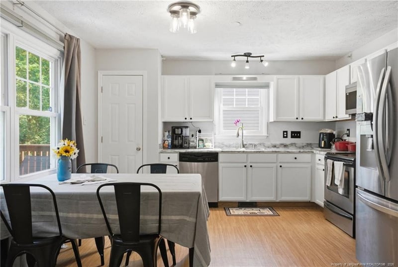 6439 Applewhite Rd, Fayetteville, NC 28304