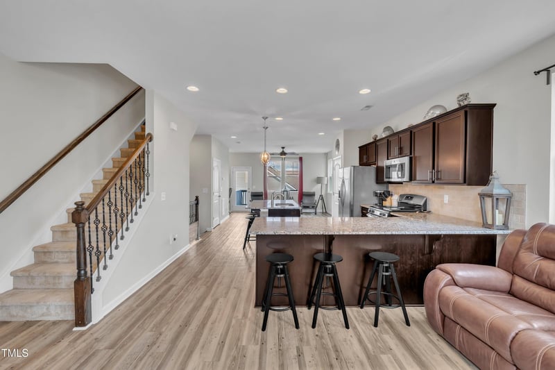 6440 Perry Creek Rd, Raleigh, NC 27616