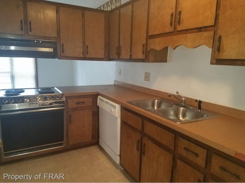 6448 Kelmscot Ct, Fayetteville, NC 28303