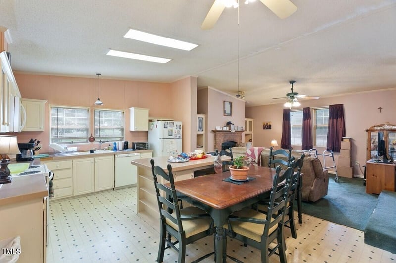 6449 Harpy Dr, Zebulon, NC 27597