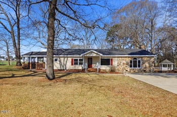 6449 Red Hill Church Rd, Benson, NC 27504