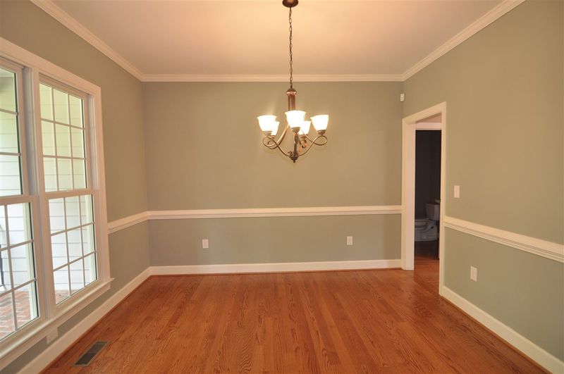 645 Emily Ln, Chapel Hill, NC 27516