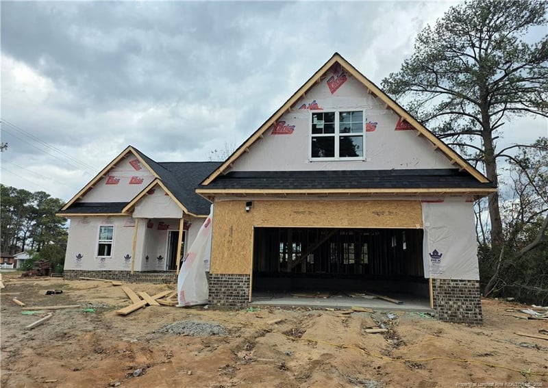 645 Glensford Dr, Fayetteville, NC 28314