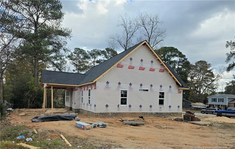 645 Glensford Dr, Fayetteville, NC 28314