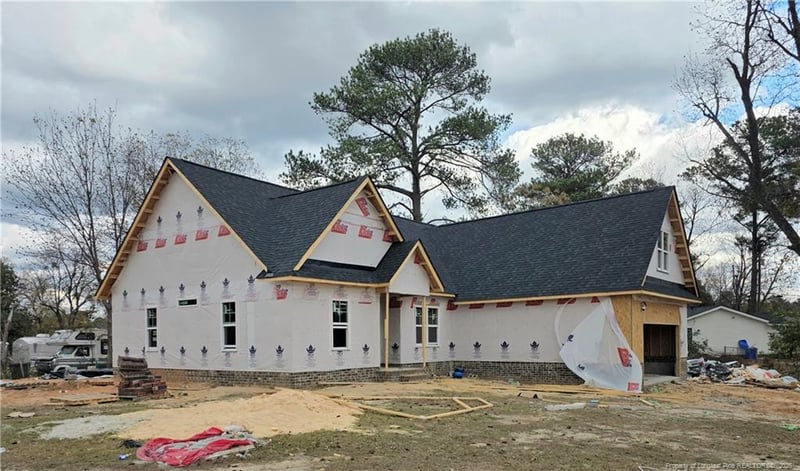 645 Glensford Dr, Fayetteville, NC 28314