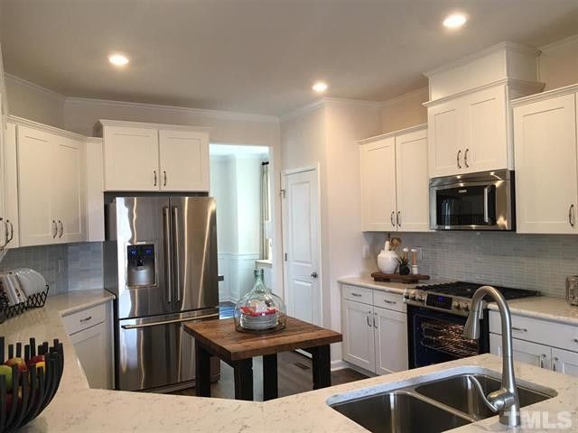 645 Old Ride Dr, Holly Springs, NC 27540