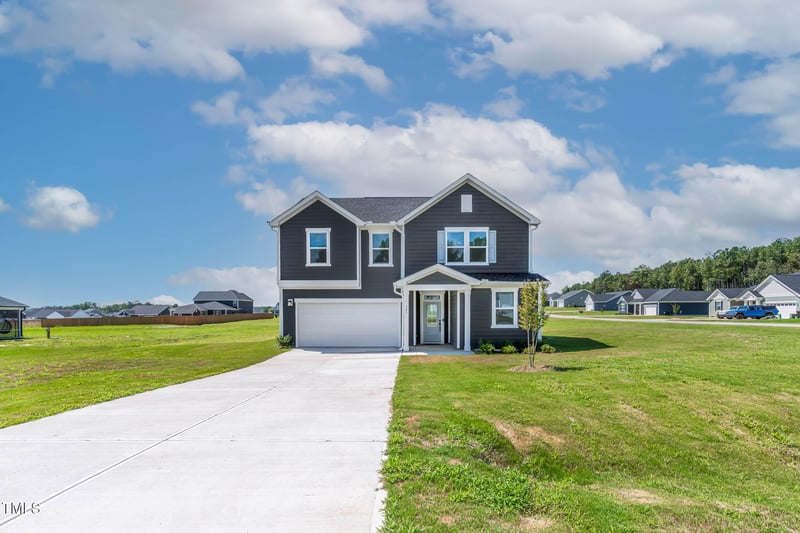 645 Thomas Gage Dr, Fuquay Varina, NC 27526