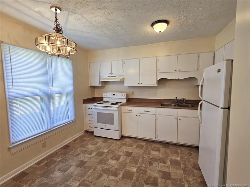 6459 Rannock Dr, Fayetteville, NC 28304
