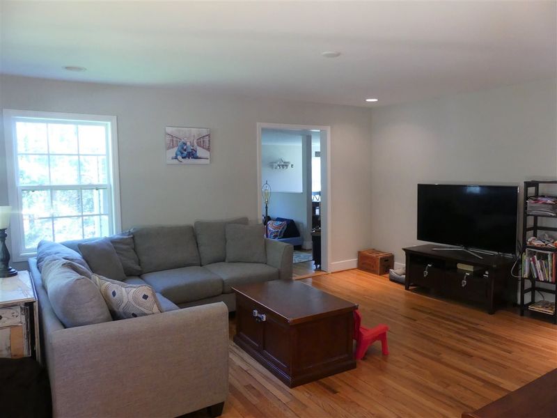 646 Latimer St, Hillsborough, NC 27278
