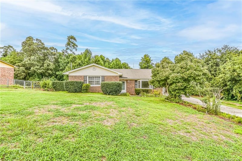 6464 Freeport Rd, Fayetteville, NC 28303