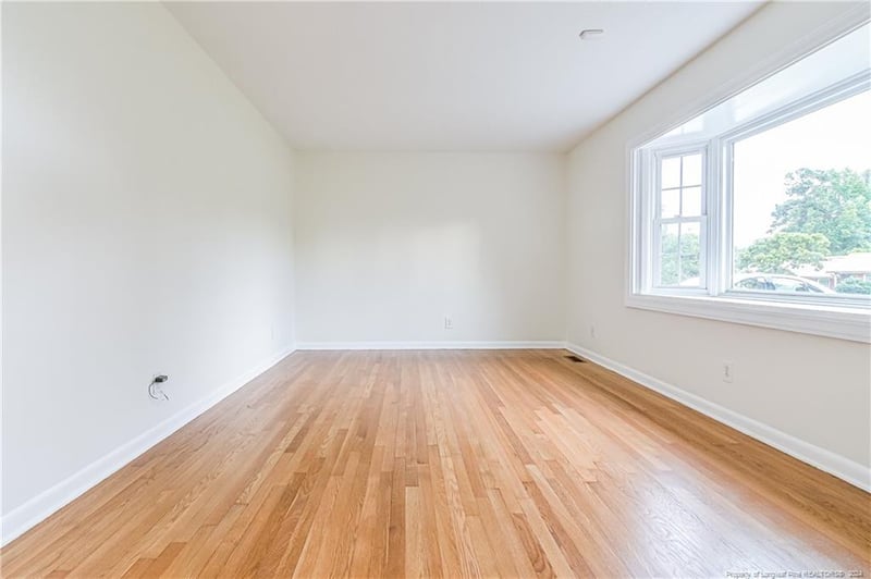 6464 Freeport Rd, Fayetteville, NC 28303