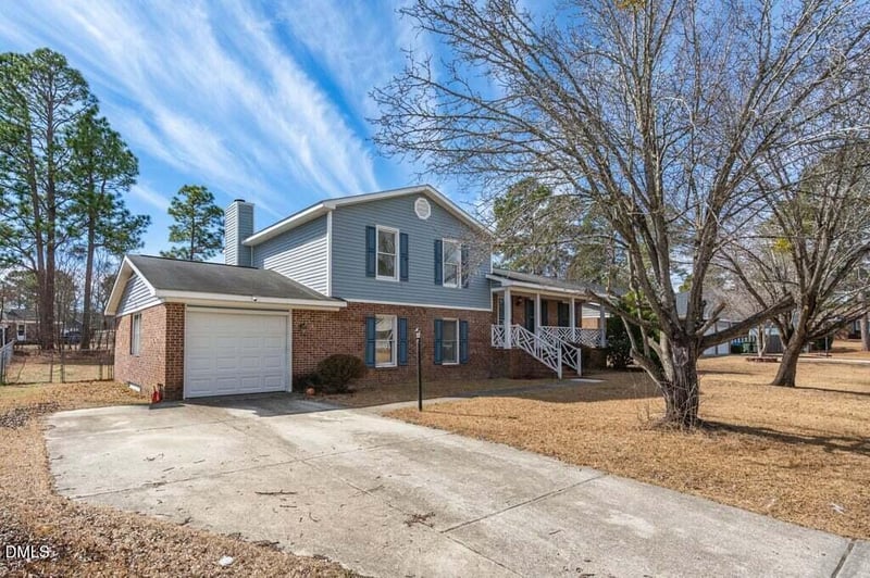 6467 Brookshire St, Fayetteville, NC 28314