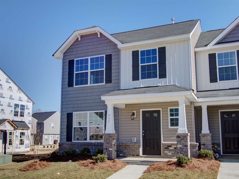 647 Cairn Cir, Burlington, NC 27217
