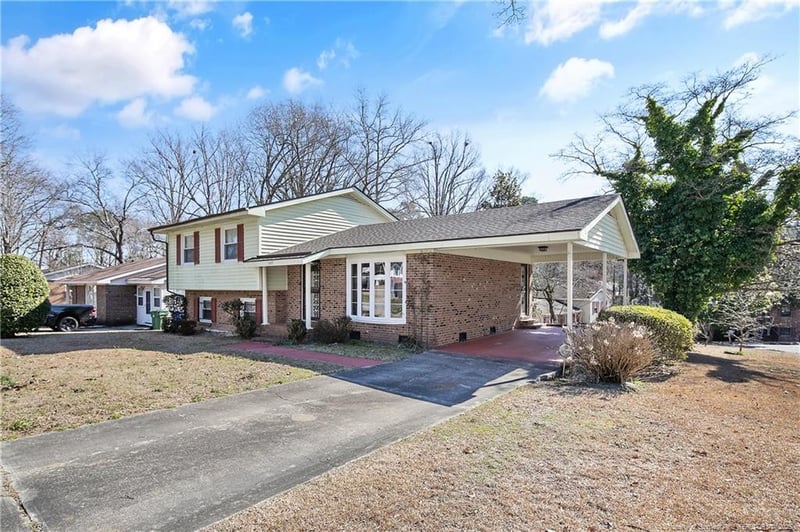 647 Edgehill Rd, Fayetteville, NC 28314