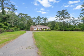 647 Mallard Rd, Smithfield, NC 27577