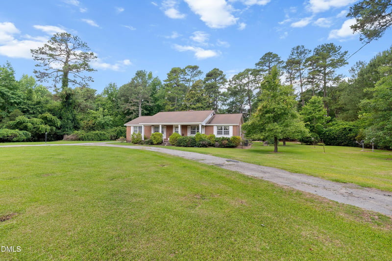 647 Mallard Rd, Smithfield, NC 27577