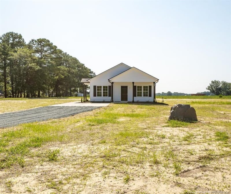 647 Mclamb Rd, Dunn, NC 28334