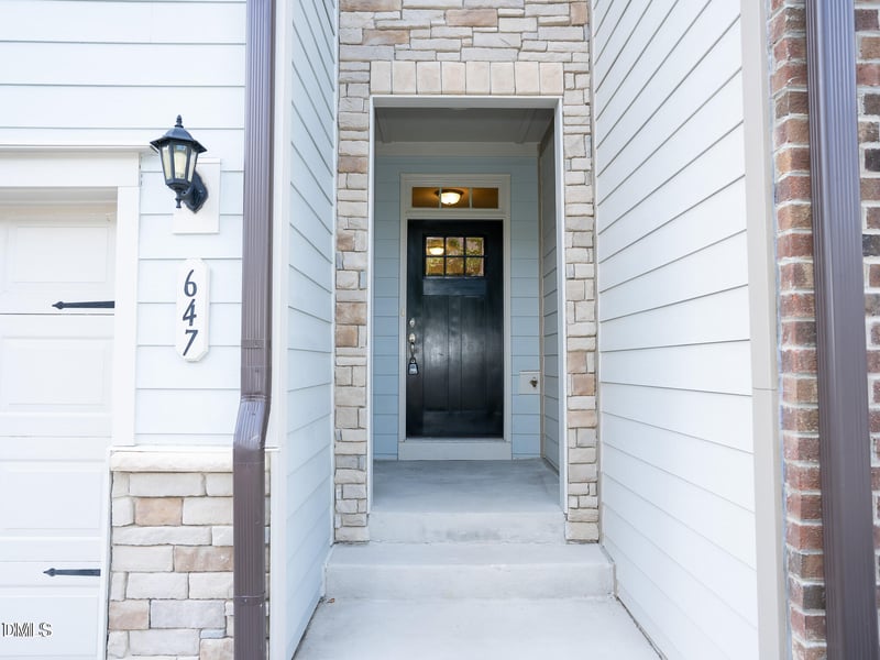 647 Newlyn Dr, Raleigh, NC 27606