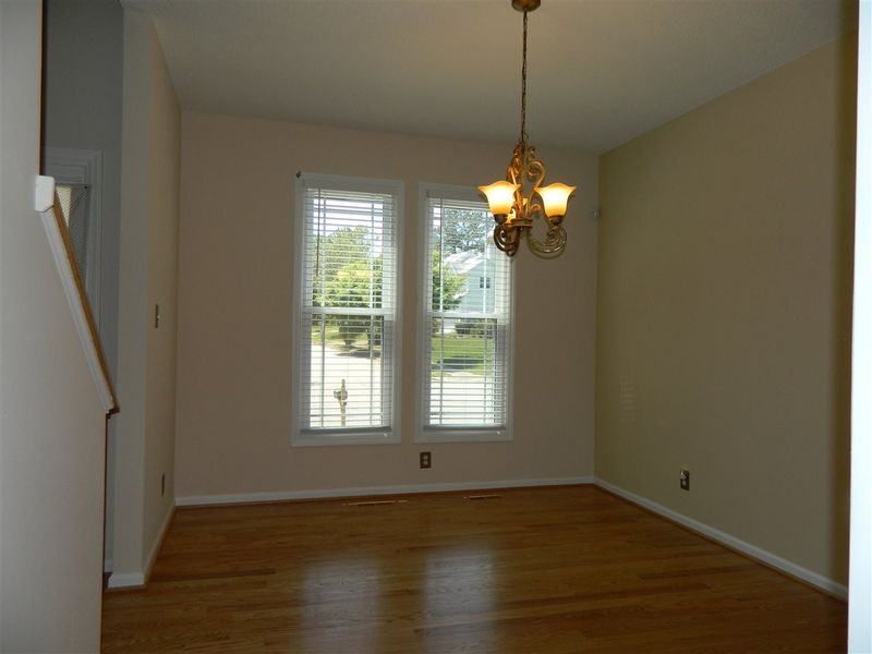 648 Penncross Dr, Raleigh, NC 27610