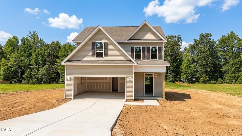 648 Springtooth Dr, Zebulon, NC 27597