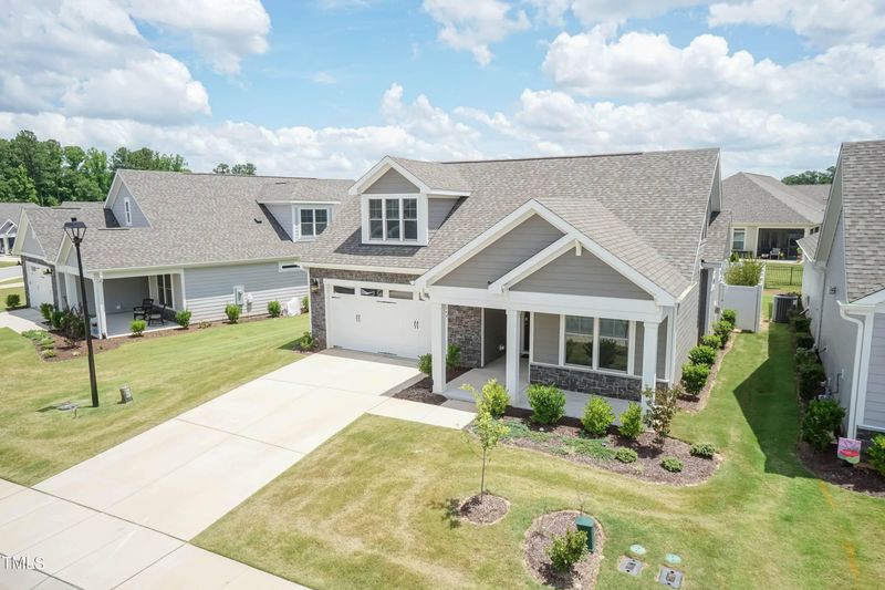 649 Bramble Ln, Clayton, NC 27527