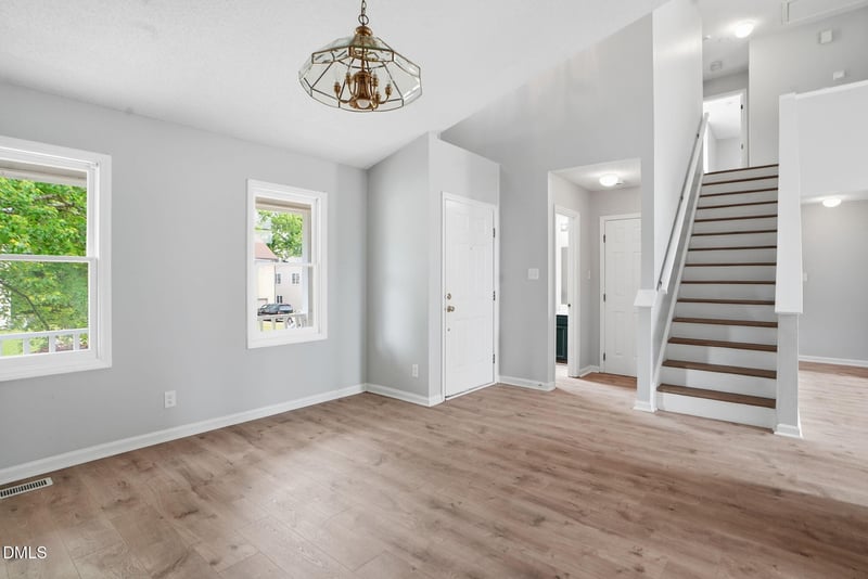 649 Penncross Dr, Raleigh, NC 27610