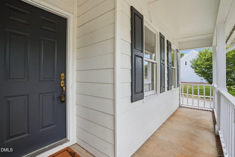 649 Penncross Dr, Raleigh, NC 27610