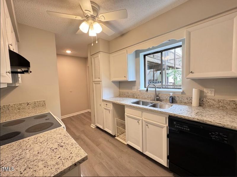 649 Pine Ridge Pl, Raleigh, NC 27609