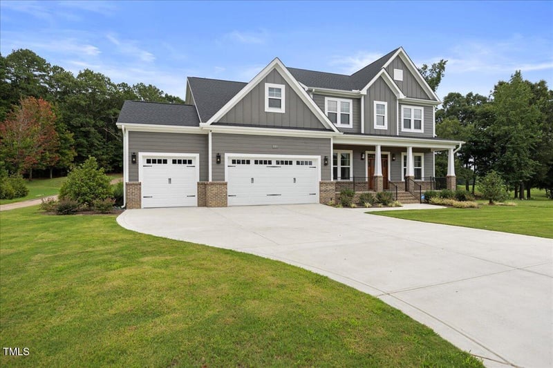 649 Riverwood Dr, Clayton, NC 27527