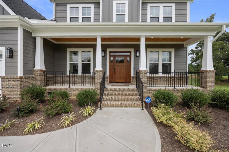 649 Riverwood Dr, Clayton, NC 27527