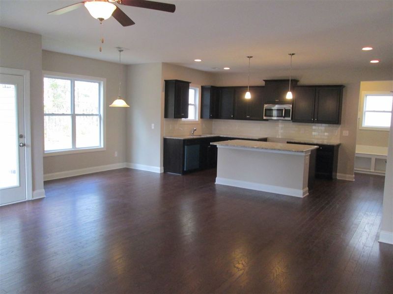649 Shefford Town Dr, Rolesville, NC 27571