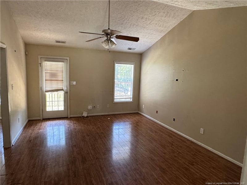 6497 Pittsfield Dr, Fayetteville, NC 28303