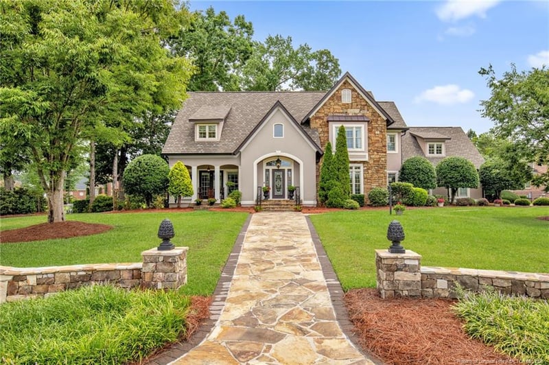 6498 Summerchase Dr, Fayetteville, NC 28311