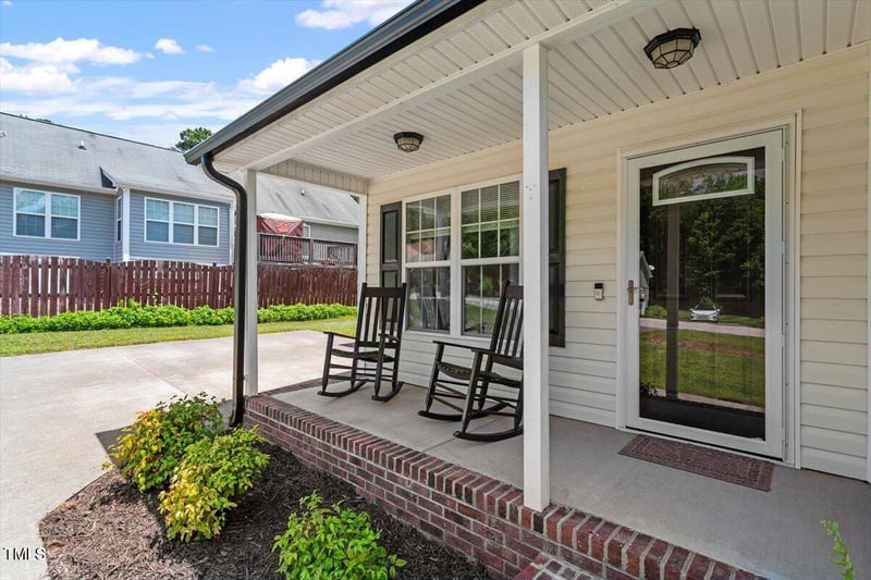 65 Alcock Ln, Youngsville, NC 27596