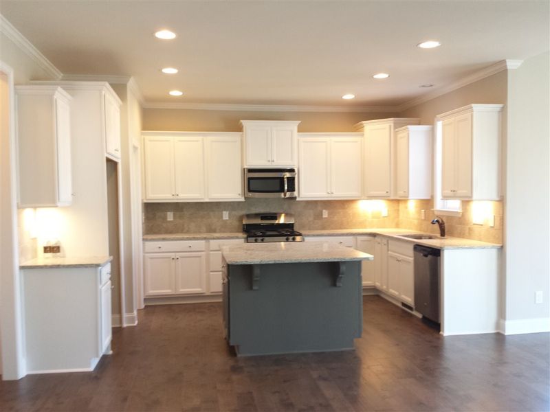 65 Barrowby Dr #L178 MCW, Clayton, NC 27527