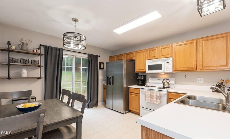 65 Beaver Ridge Dr, Youngsville, NC 27596
