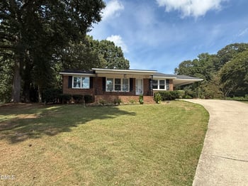 65 Bunn Ave, Zebulon, NC 27597