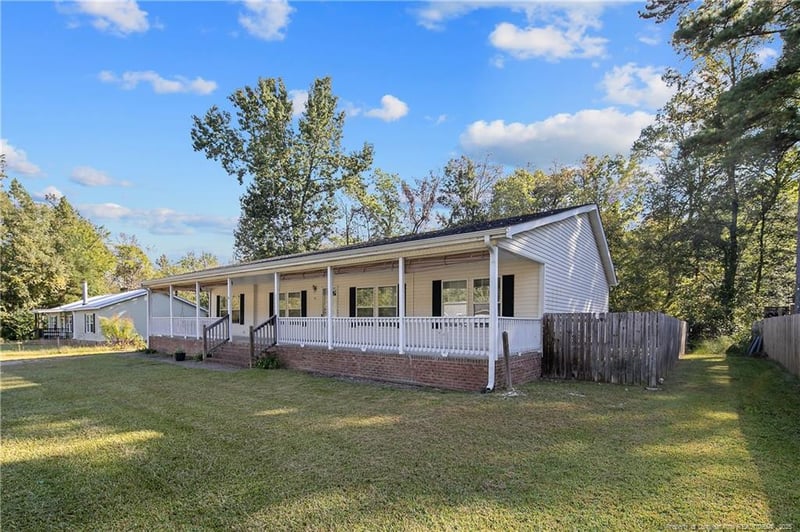 65 Country Walk Ln, Sanford, NC 27332