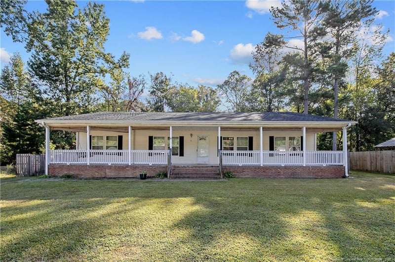65 Country Walk Ln, Sanford, NC 27332
