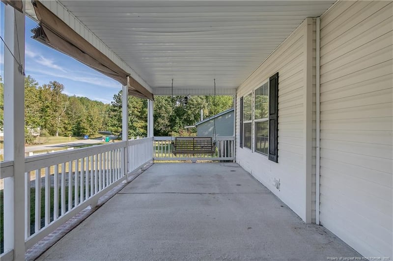 65 Country Walk Ln, Sanford, NC 27332