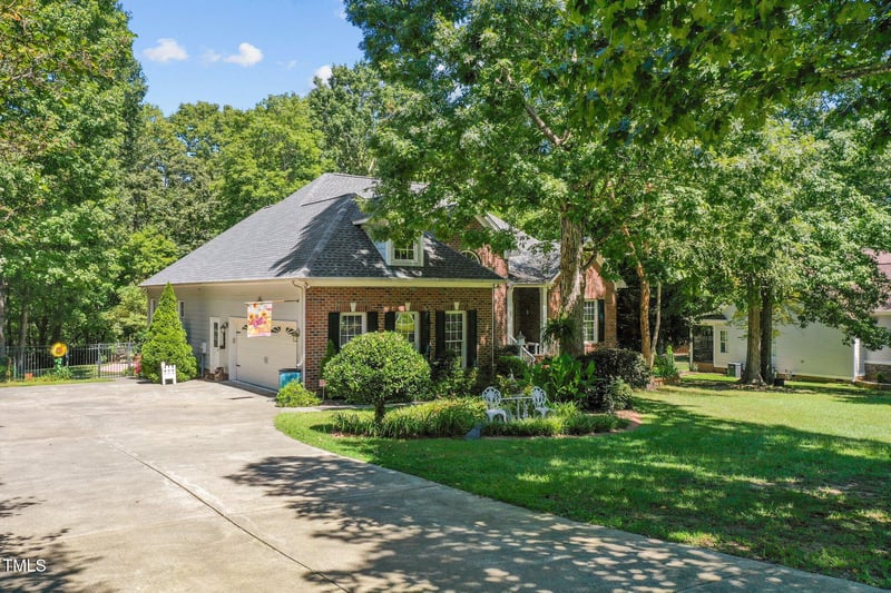 65 Georgetown Woods Dr, Youngsville, NC 27596