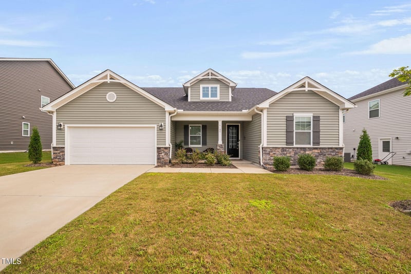 65 Hartford Ln, Fuquay Varina, NC 27526