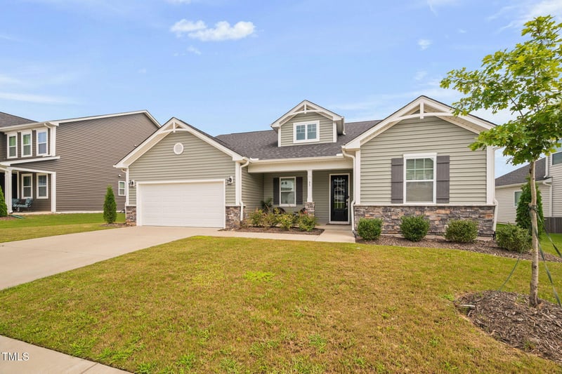 65 Hartford Ln, Fuquay Varina, NC 27526